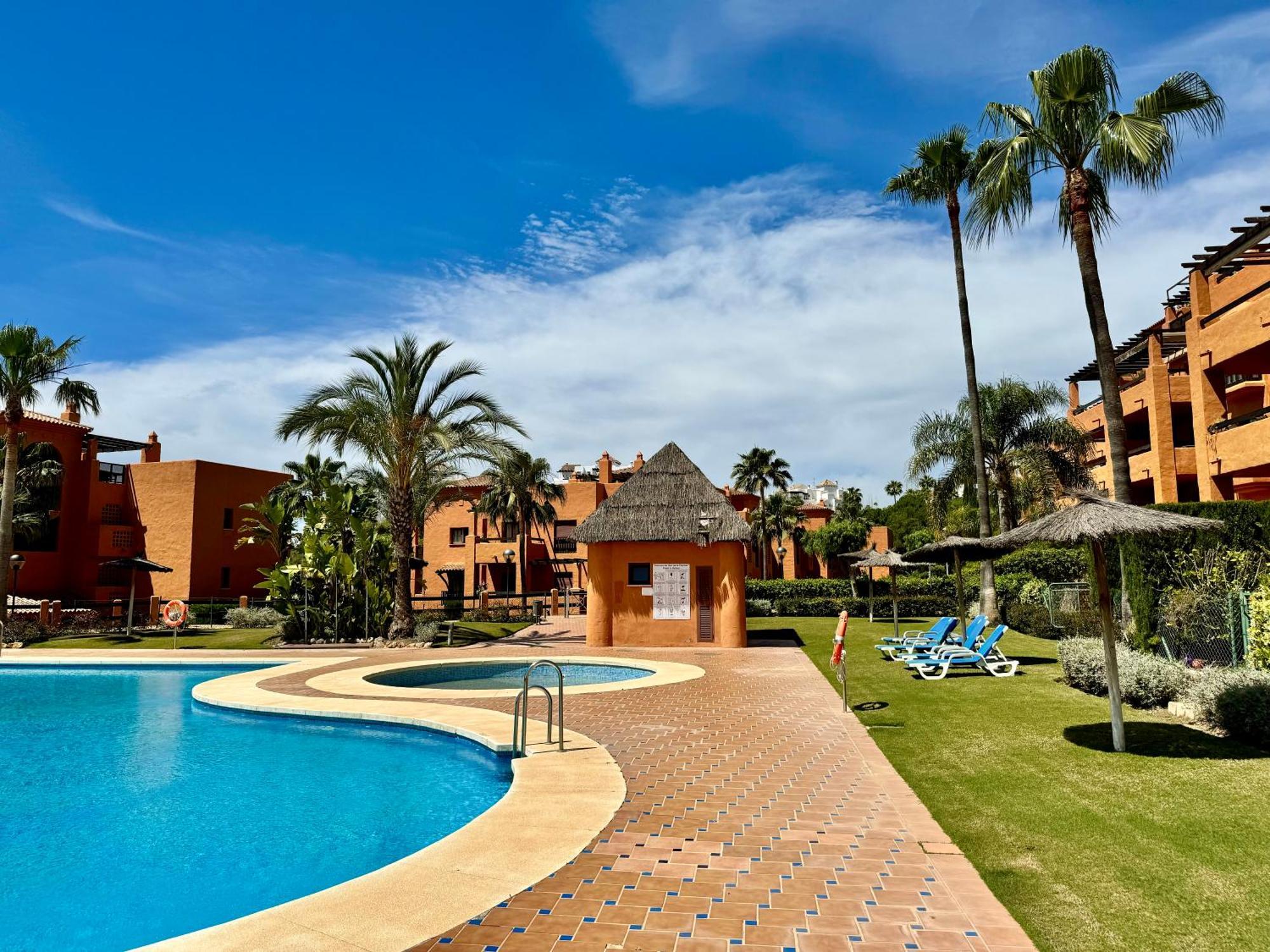 Piso De Lujo Totalmente Equipado A Estrenar Para 6 Estepona Ngoại thất bức ảnh