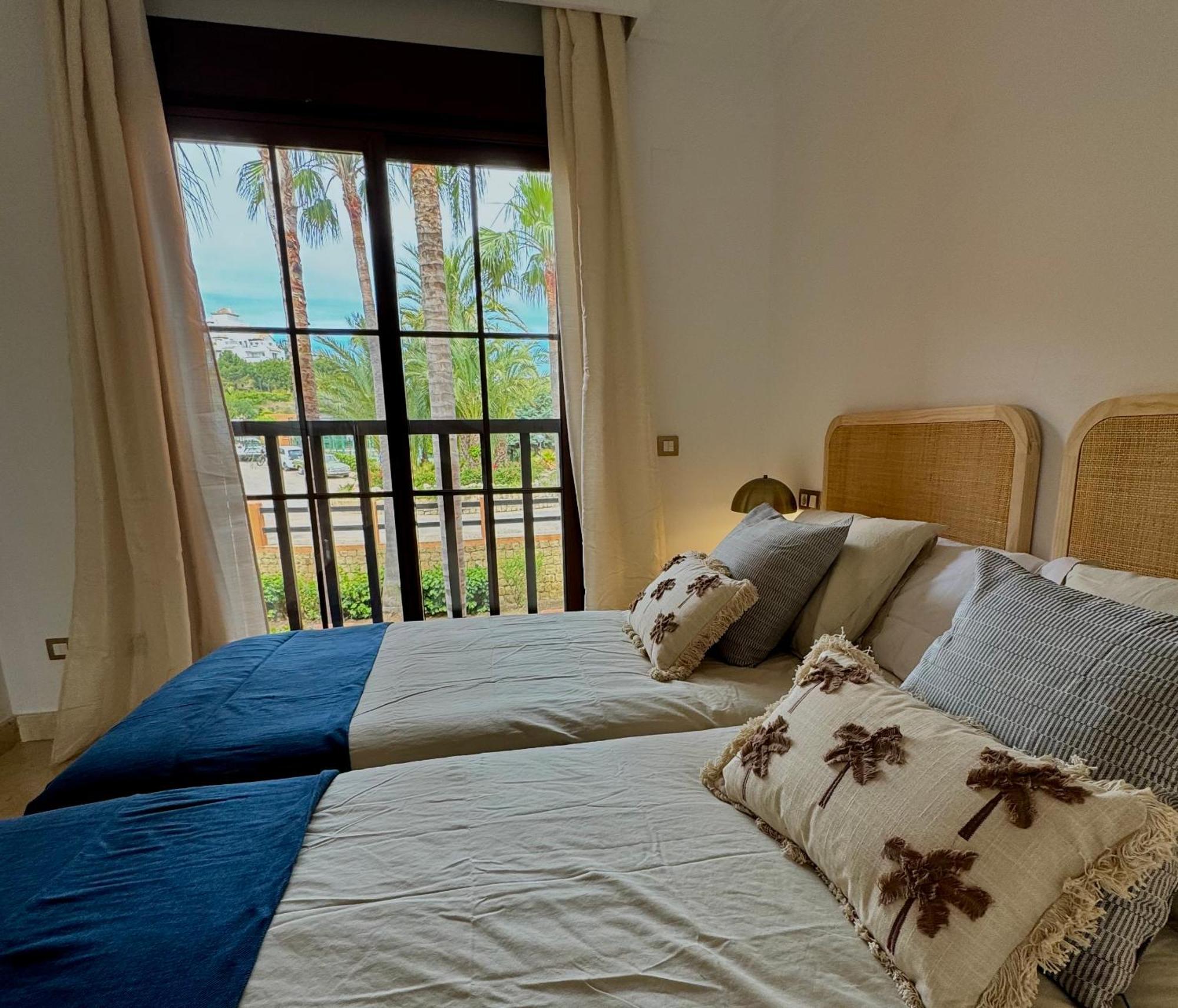 Piso De Lujo Totalmente Equipado A Estrenar Para 6 Estepona Ngoại thất bức ảnh