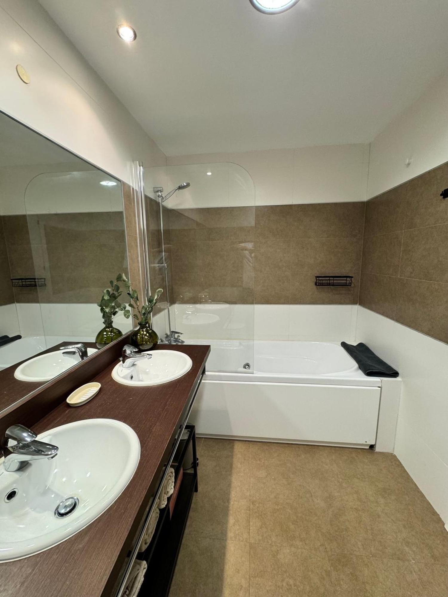Piso De Lujo Totalmente Equipado A Estrenar Para 6 Estepona Ngoại thất bức ảnh