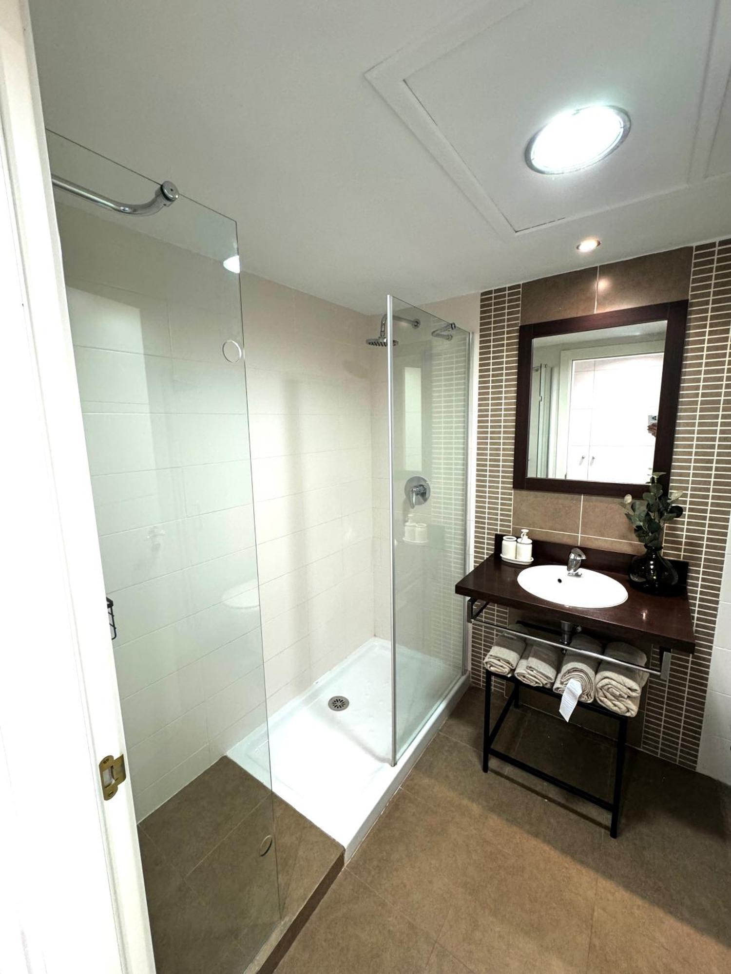 Piso De Lujo Totalmente Equipado A Estrenar Para 6 Estepona Ngoại thất bức ảnh