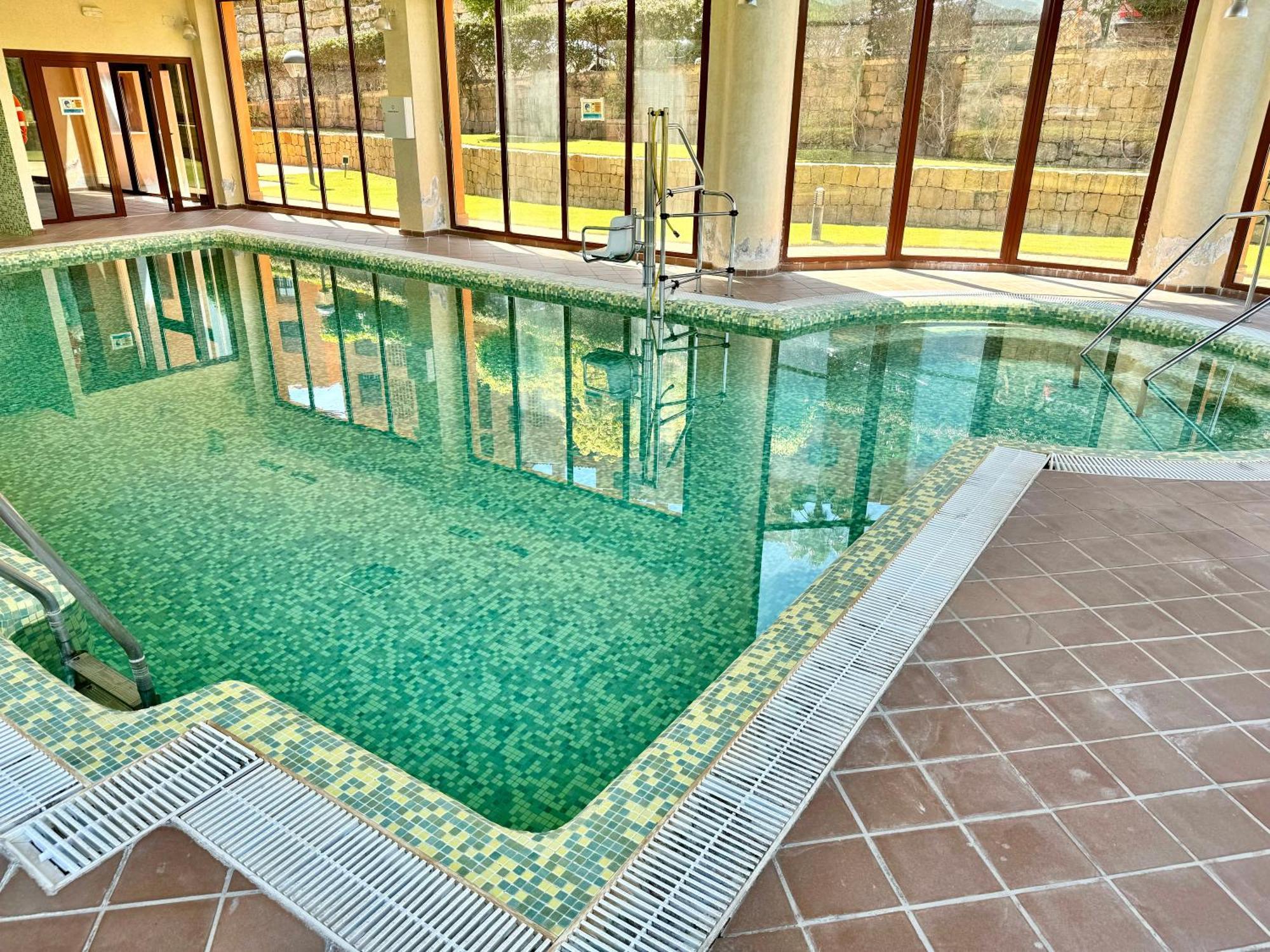 Piso De Lujo Totalmente Equipado A Estrenar Para 6 Estepona Ngoại thất bức ảnh