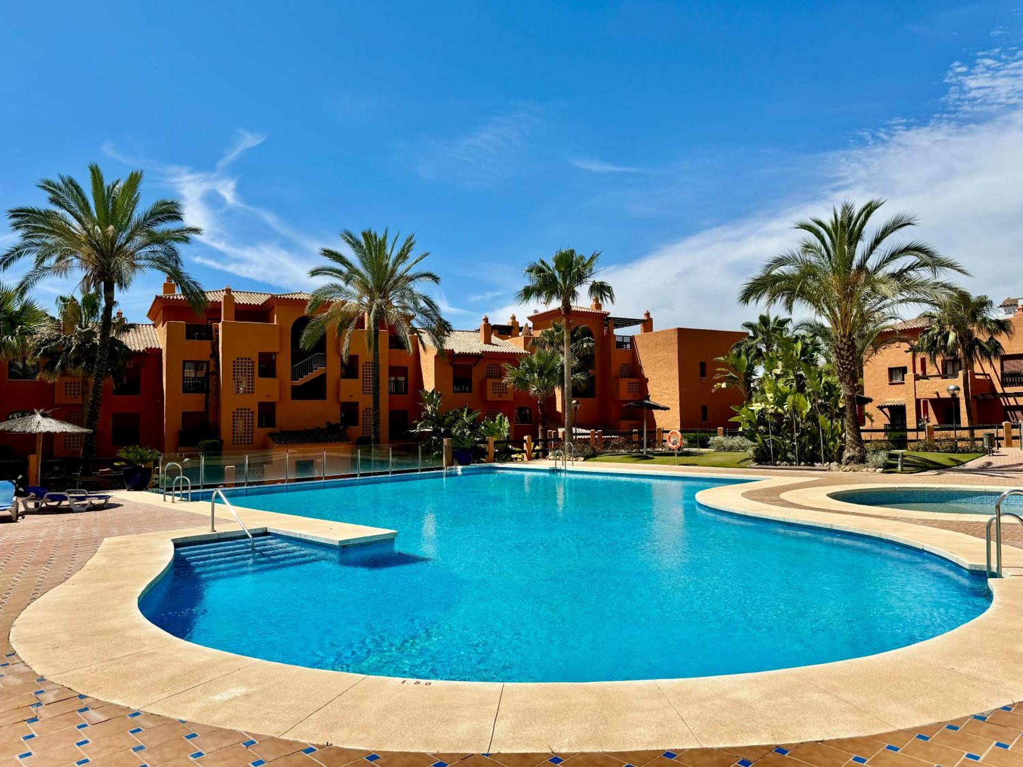 Piso De Lujo Totalmente Equipado A Estrenar Para 6 Estepona Ngoại thất bức ảnh